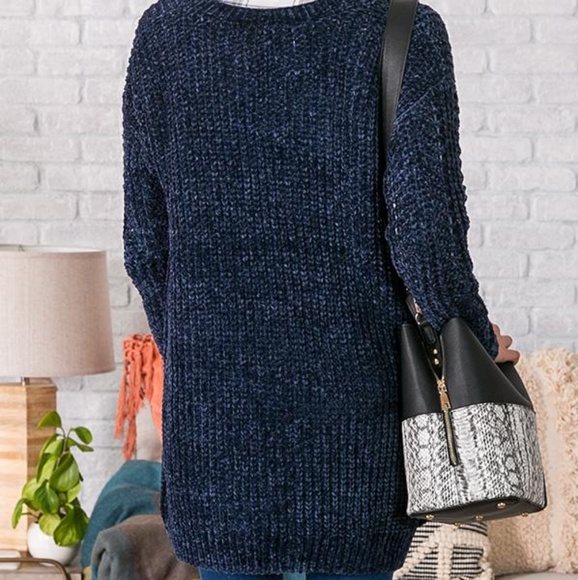 Cardigan in Navy - Picture 4 of 4
